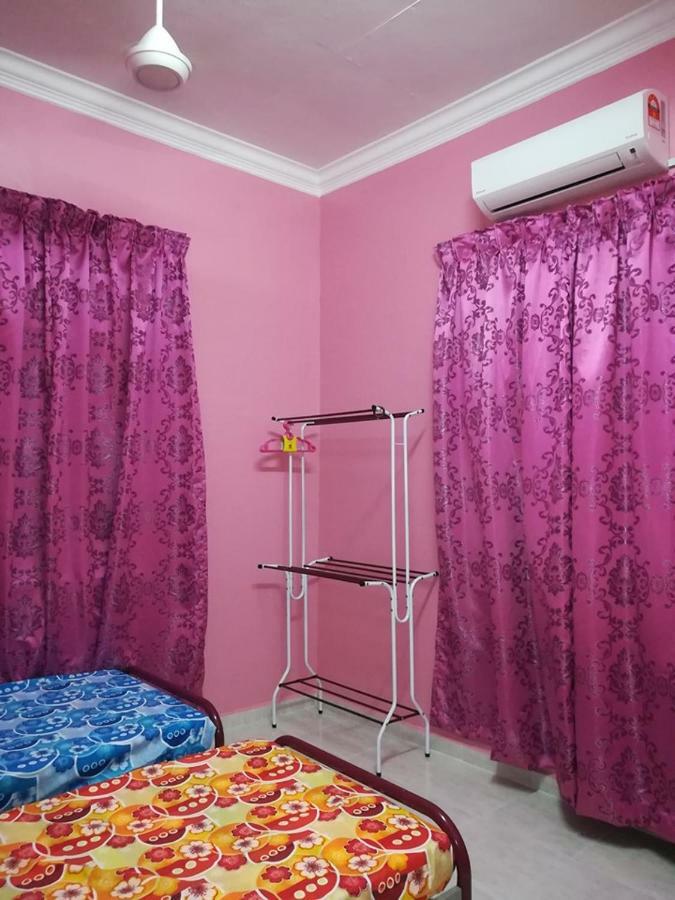 Homestay Damai Yusmila 쿠알라트렝가누 외부 사진