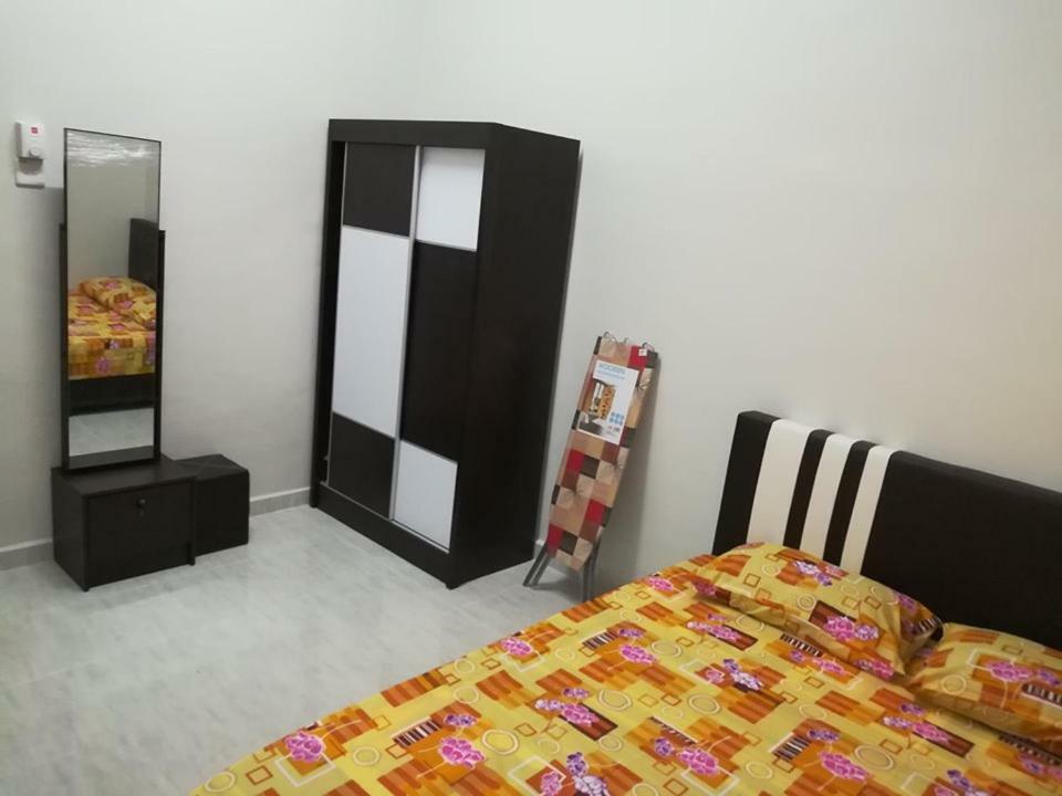 Homestay Damai Yusmila 쿠알라트렝가누 외부 사진