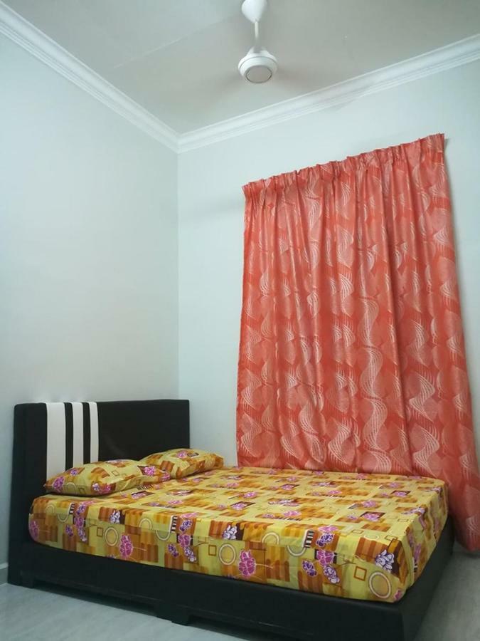 Homestay Damai Yusmila 쿠알라트렝가누 외부 사진