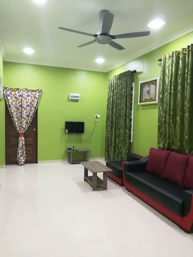 Homestay Damai Yusmila 쿠알라트렝가누 외부 사진