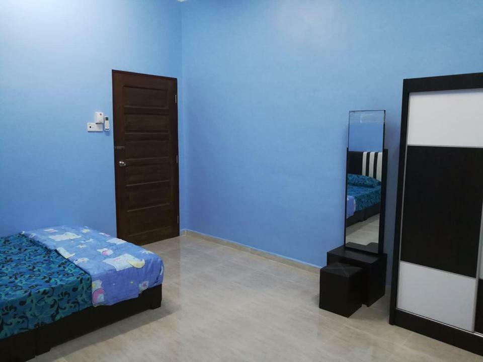 Homestay Damai Yusmila 쿠알라트렝가누 외부 사진